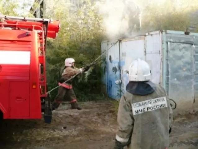 На улице Кирова на выходных сгорели кладовки