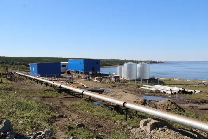 В поселке Черский авария на котельной привела к розливу нефти