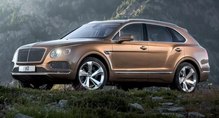 В России раскупают джипы Bentley, цена одного равна зарплате учителя за 167 лет