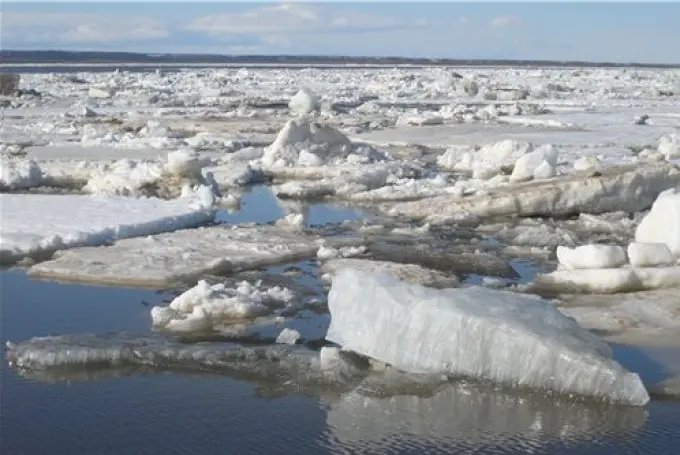 Вода со льдом: верхняя кромка ледохода приблизилась к Покровску