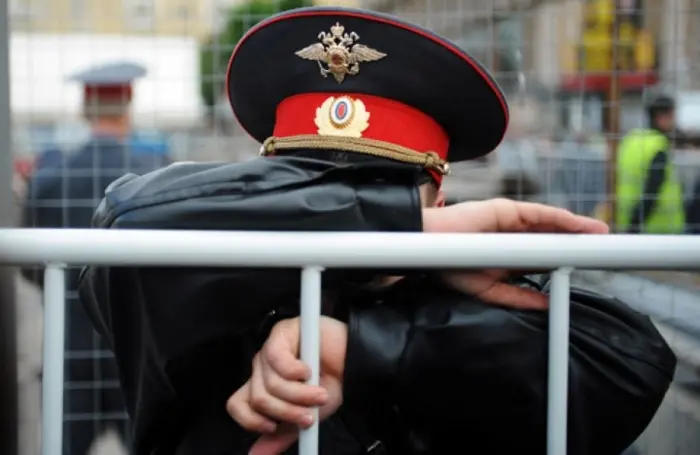 Горячие анабарские парни побили полицейского