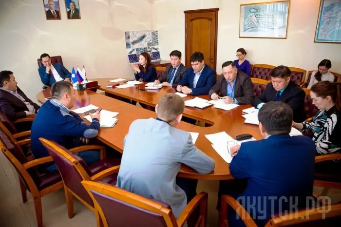 Глава Якутска провел совещание по единому мусорному оператору
