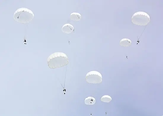 Десантник из Якутии разбился под Хабаровском из-за запутавшихся строп