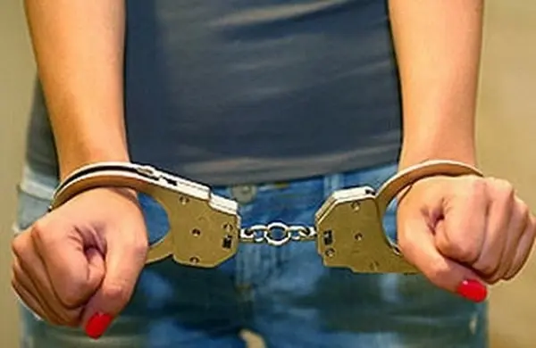 В Якутии мать возбудила уголовное дело на 16 летнюю дочь, а сама попала за "не воспитание"