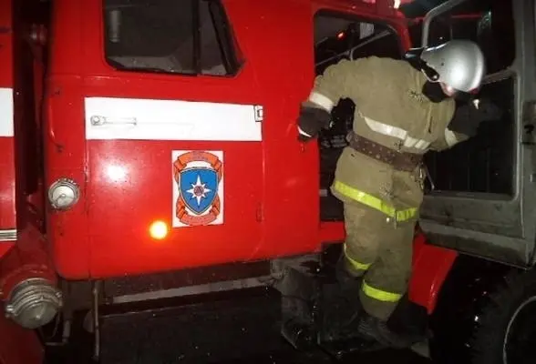 На улице Билибина от пожара пострадал частный дом