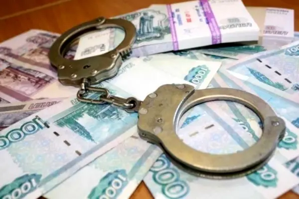 Директор школы сам себя «простимулировал» на 50 тысяч рублей
