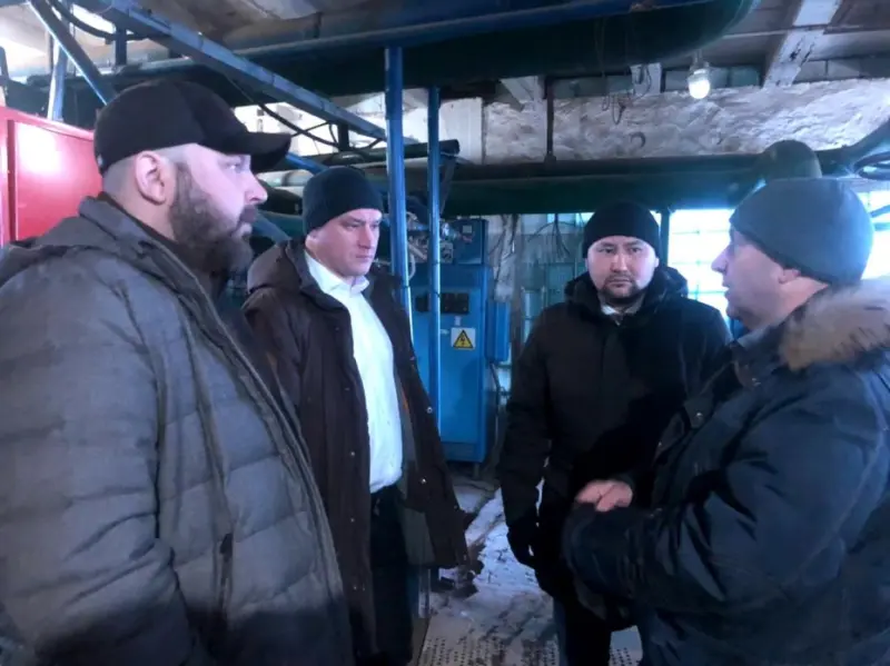В районе Птицефабрики Якутска ведутся ремонтные работы на сетях теплоснабжения