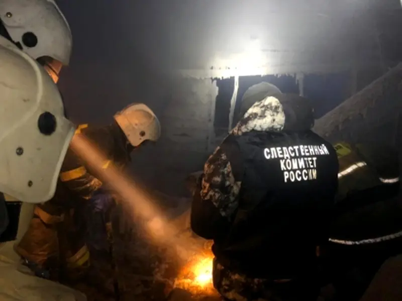 На месте пожара жилого дома в Олекминске обнаружено тело женщины
