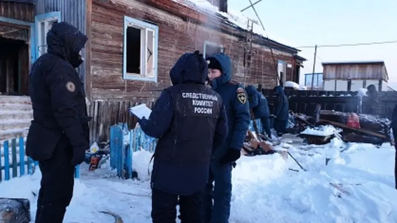 Возбуждено уголовное дело по факту пожара в жилом доме в Магане, где погибли двое детей