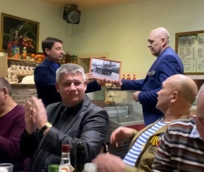 «Пришел передать один из своих БТРов»: Владимир Федоров прокомментировал встречу с воинами-афганцами