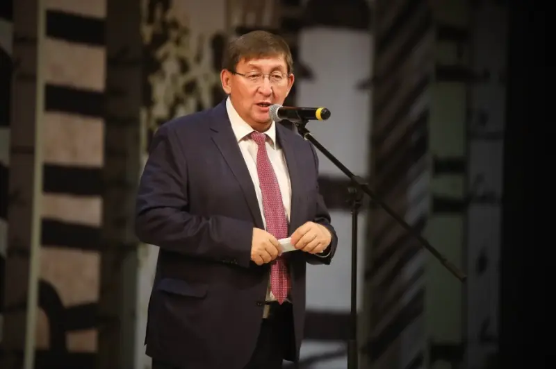Юрий Куприянов поздравил с Днем театра