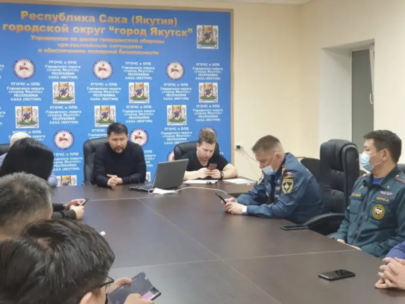 Заседание КЧС по вопросам ликвидации последствий аномального снегопада провел глава Якутска