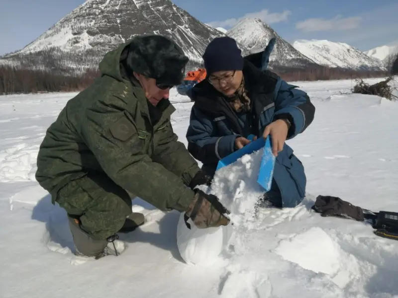 Произведен отбор образцов со всех мест падения ступеней ракетоносителя «Союз-2.1б» в Якутии