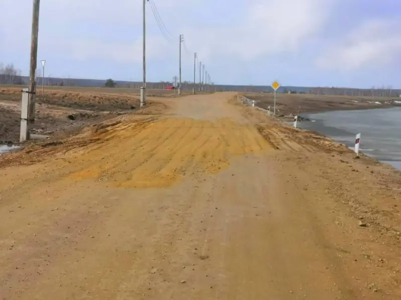 Скандальную дорогу в «Северном» закатали грейдером, но она уже разрушается
