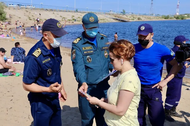 Профилактические беседы с отдыхающими провели инспекторы ГИМС в Якутске