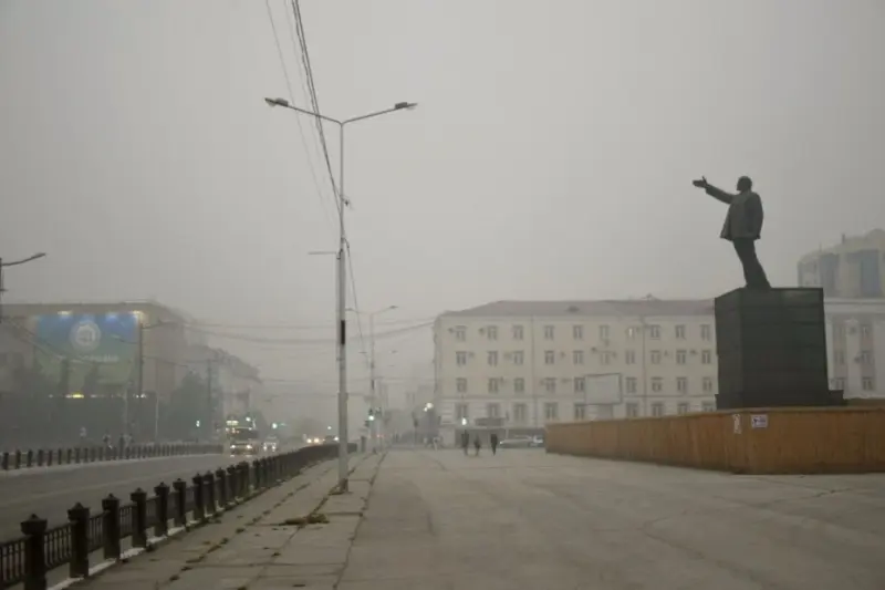 Сильное загрязнение воздуха в Якутске фиксируется по 8 показателям