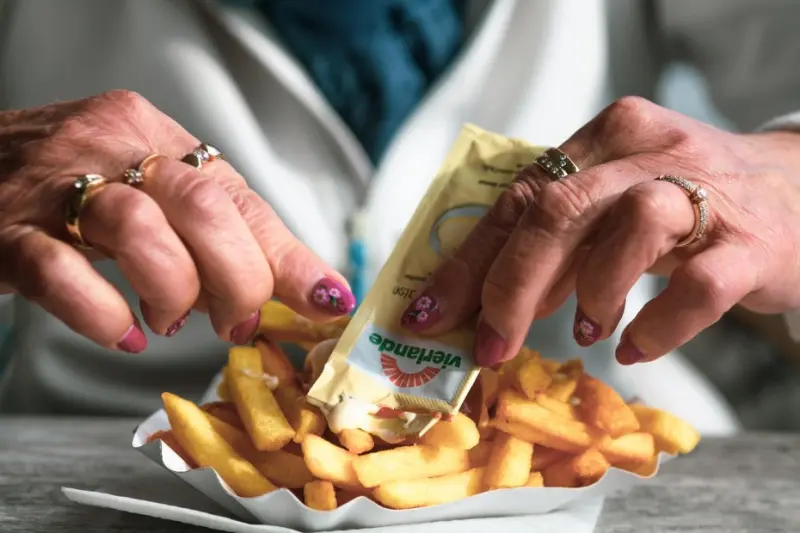 Перечислены продукты, которые нельзя есть после 30 лет