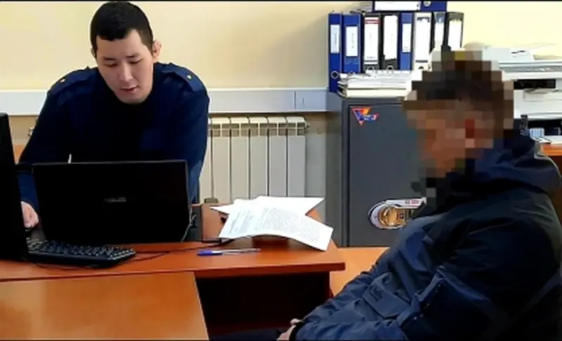 Трое мужчин, в числе которых бывший сотрудник правоохранительных органов, признаны виновными в вымогательстве