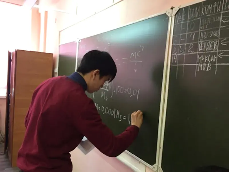 Школьники с 9 по 11 классы переходят на очную форму обучения с 18 октября