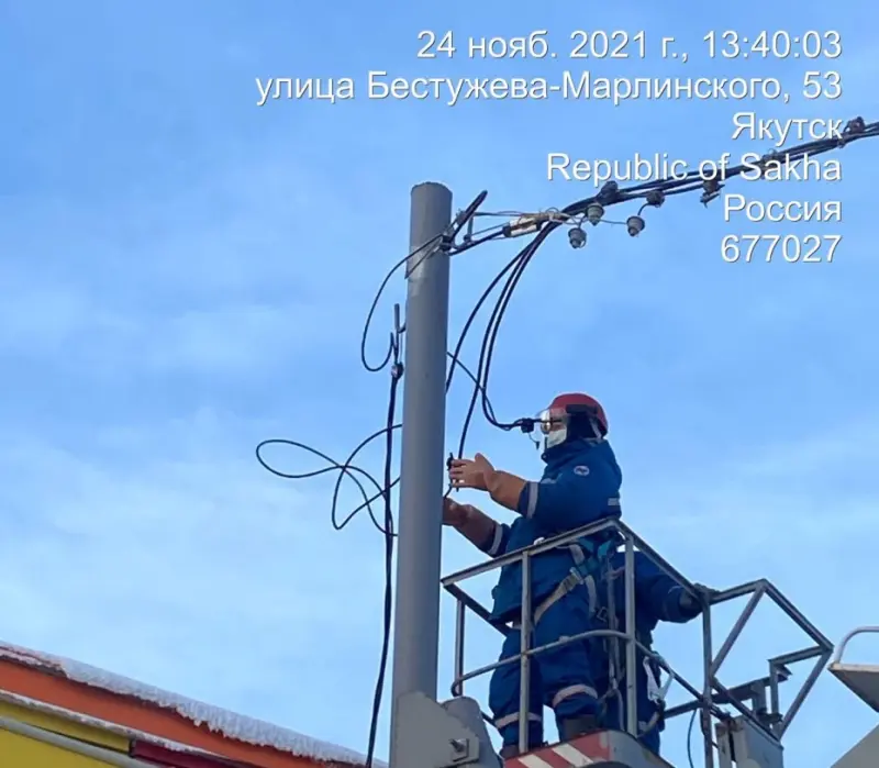 В Якутске объект самовольной постройки отключили от электроснабжения