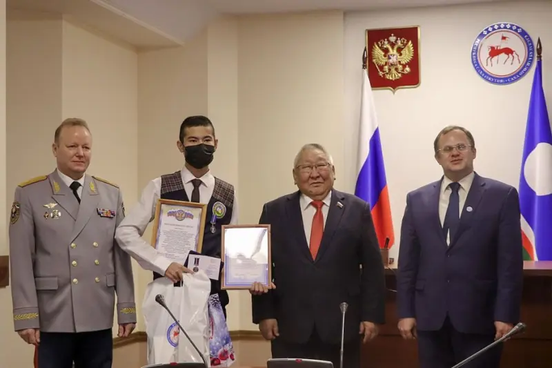 Троим школьникам в Якутии вручили медали «За проявленное мужество»