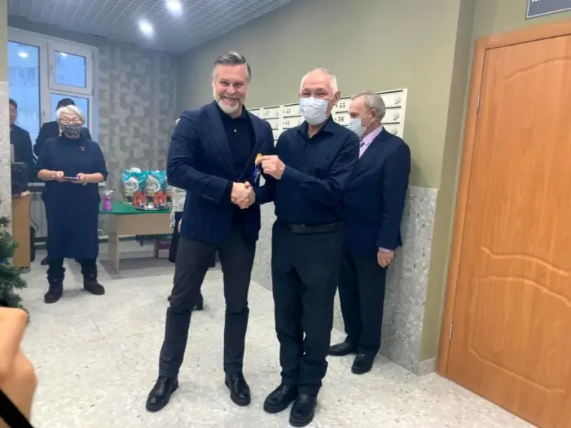 48 обманутых дольщиков получили ключи от новых квартир в Якутске