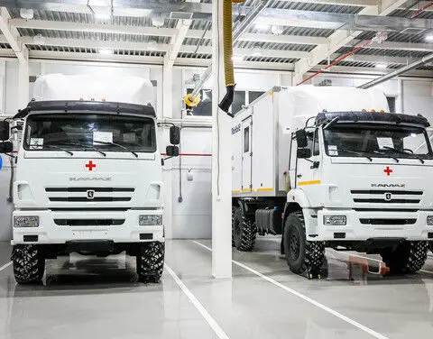 Районные больницы Якутии получили передвижные медицинские комплексы