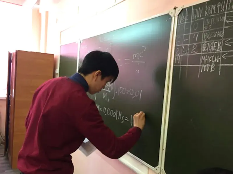 Школьники Якутска переходят на очную форму обучения с 14 февраля
