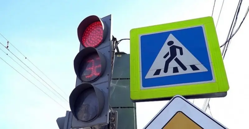 Светофоры сломанные вандалами починили в Якутске