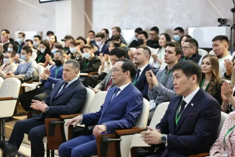 Айсен Николаев назвал ложью заявления о бегстве IT-шников из Якутии, но факты говорят об обратном