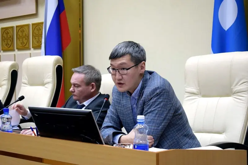 Замминистра предпринимательства Максим Прокопьев: Якутия обеспечена продуктами питания до периода навигации