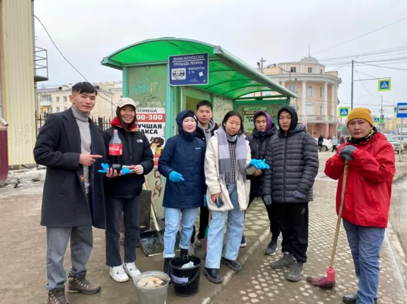 Улицу Кирова готовят к первомайской демонстрации в Якутске