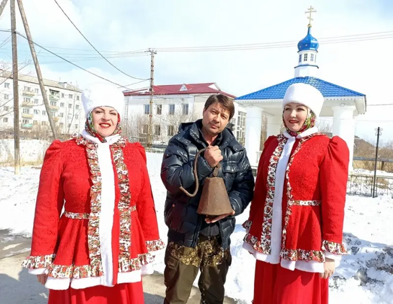 Символ народовластия: Владимир Федоров передал олекминчанам старинный колокол