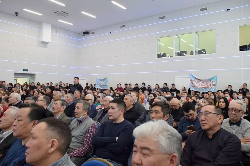 Продавцы родины? Экс-министр экологии и глава Якутии отказались слушать доводы общественности