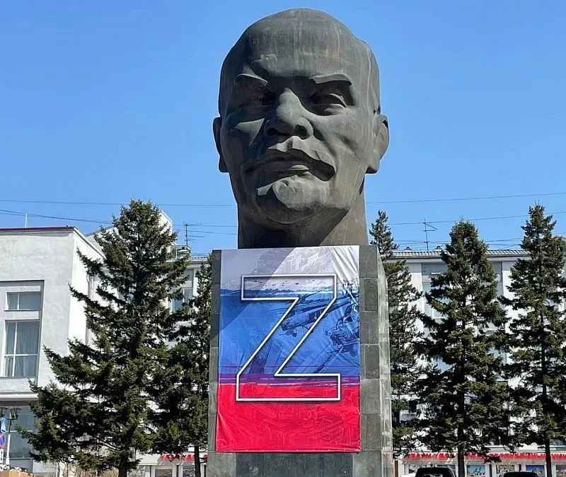 «Наши жены – пушки заряжены»: Добавить к «Z» букву «V» на баннере, попросили жены бурятских участников спецоперации