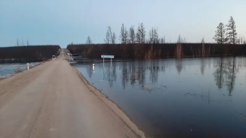 Дорожники приступили к восстановлению транспортного сообщения на автодороге «Кобяй»