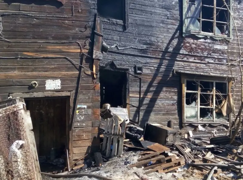 Пожар в нежилом доме ликвидировали в Якутске