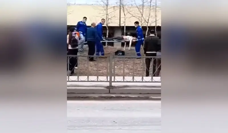 Устанавливаются обстоятельства падения женщины из окна пятиэтажного дома в Якутске