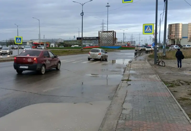 Фотофакт: Новая дорога по Окружному шоссе уже разваливается