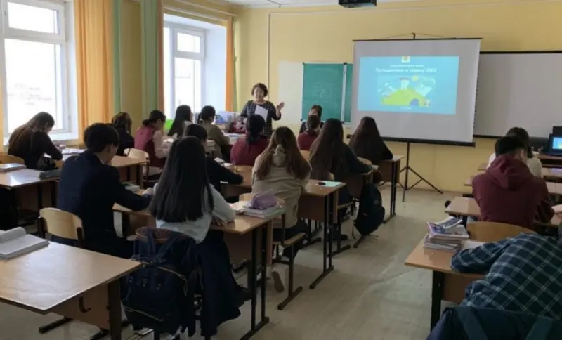 Распознавать фейки научат старшеклассников