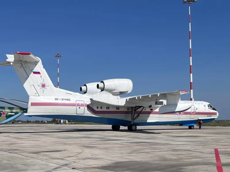 Бе-200 уже приступили к тушению лесных пожаров в Усть-Майском улусе