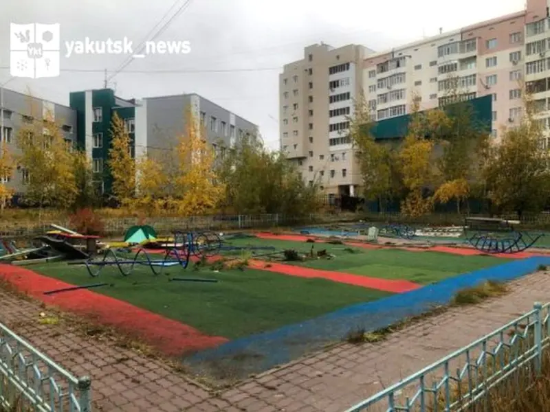 Мэрия: Информация о разрушенной ветром детской площадке недостоверна