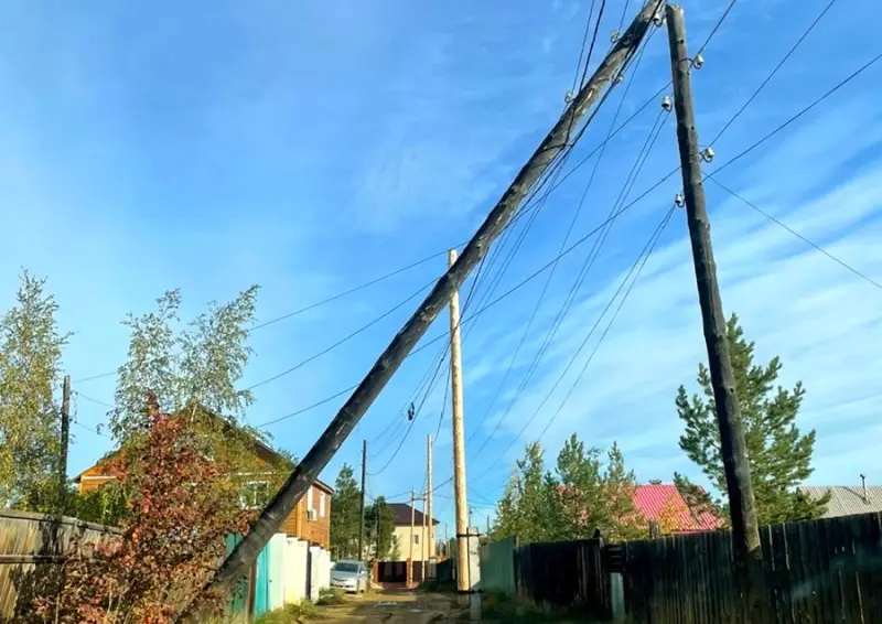 Энергетики ЦЭС восстанавливают электроснабжение жителей частного сектора в Якутске