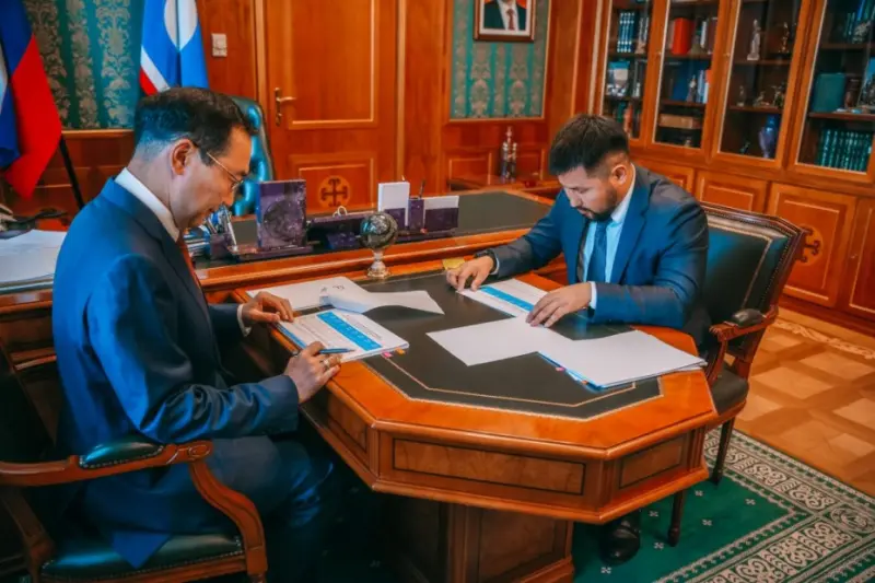 Глава Якутии поручил главе Якутска завершить работы по благоустройству к установленному сроку