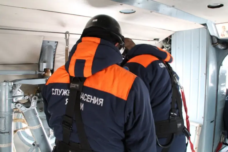 Облет поисковой группы в Усть-Янском районе результата не дал