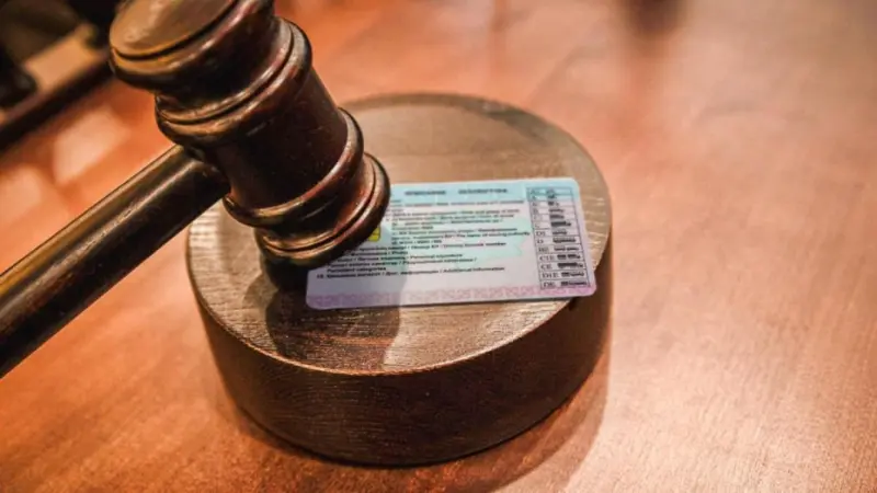 В связи с алкоголизмом и наркоманией сразу 8 жителей Мегино-Кангаласского района лишили водительских прав
