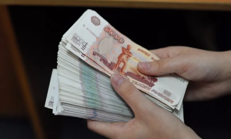 К штрафу в 600 тысяч рублей и лишению свободы приговорен коммерсант за взятку лесничему Алданского района