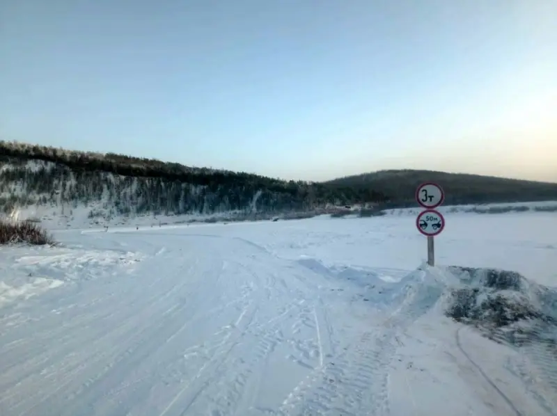 Открыт автозимник через реку Амга в Амгинском улусе