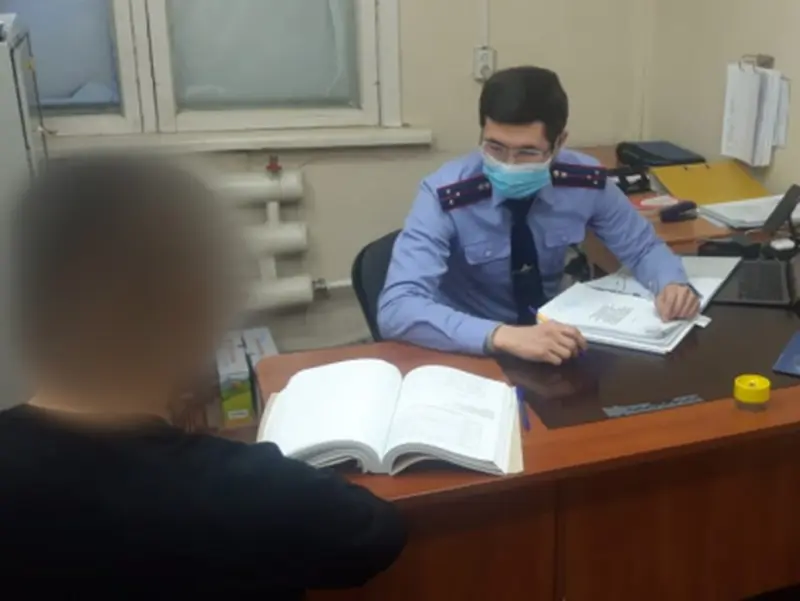 Экс-финансист районного управления образования начисляла себе ещё одну зарплату в спортшколе в которой не работала