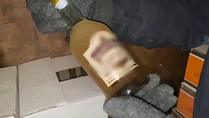 Предприниматель, пытавшийся реализовать 9 тонн поддельного алкоголя, предстанет перед судом в Якутии